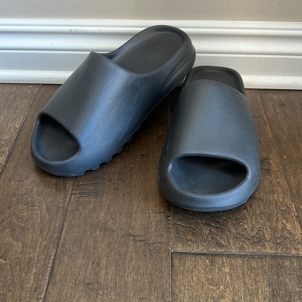 Mens adidas Yeezy slide onyx